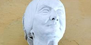 Particolare del busto della Contessa Eufrasia, esposto nel castello (foto Ristorante Castello dei Solaro)